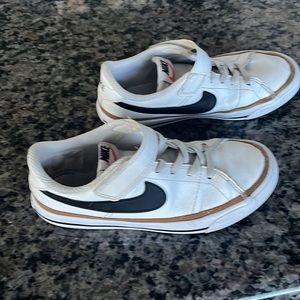 KIDS' NIKE BIG KID COURT LEGACY SNEAKERS